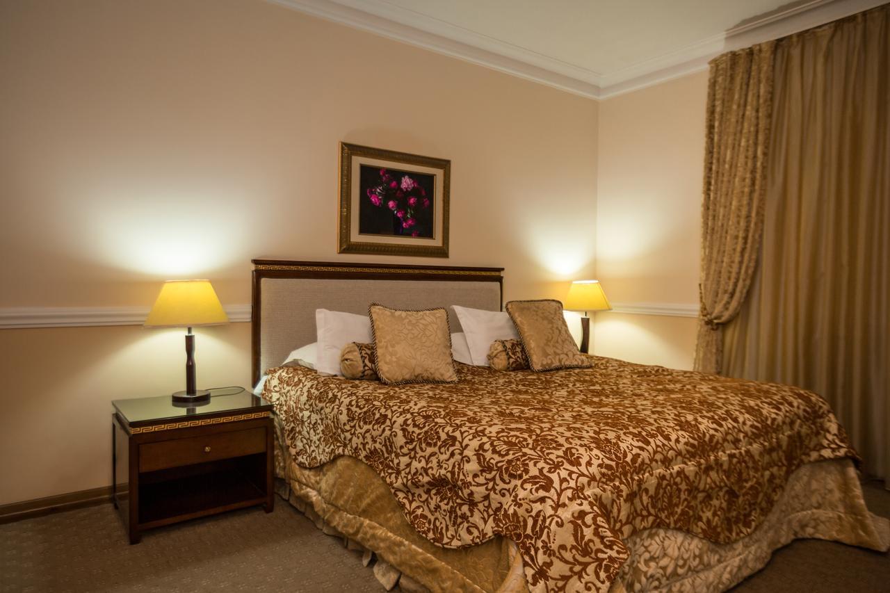 Hotel Bek Ташкент Екстер'єр фото
